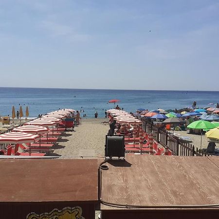 La Casa Di Pepe Lägenhet Pietra Ligure Exteriör bild