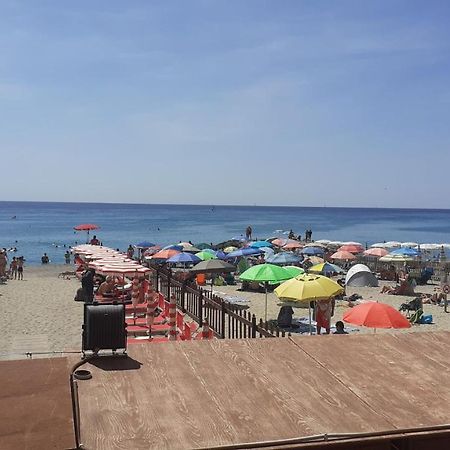 La Casa Di Pepe Lägenhet Pietra Ligure Exteriör bild